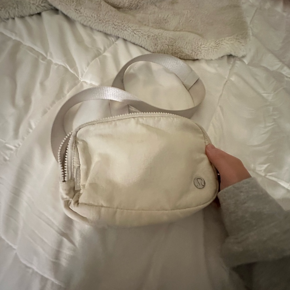 Lululemon fanny pack